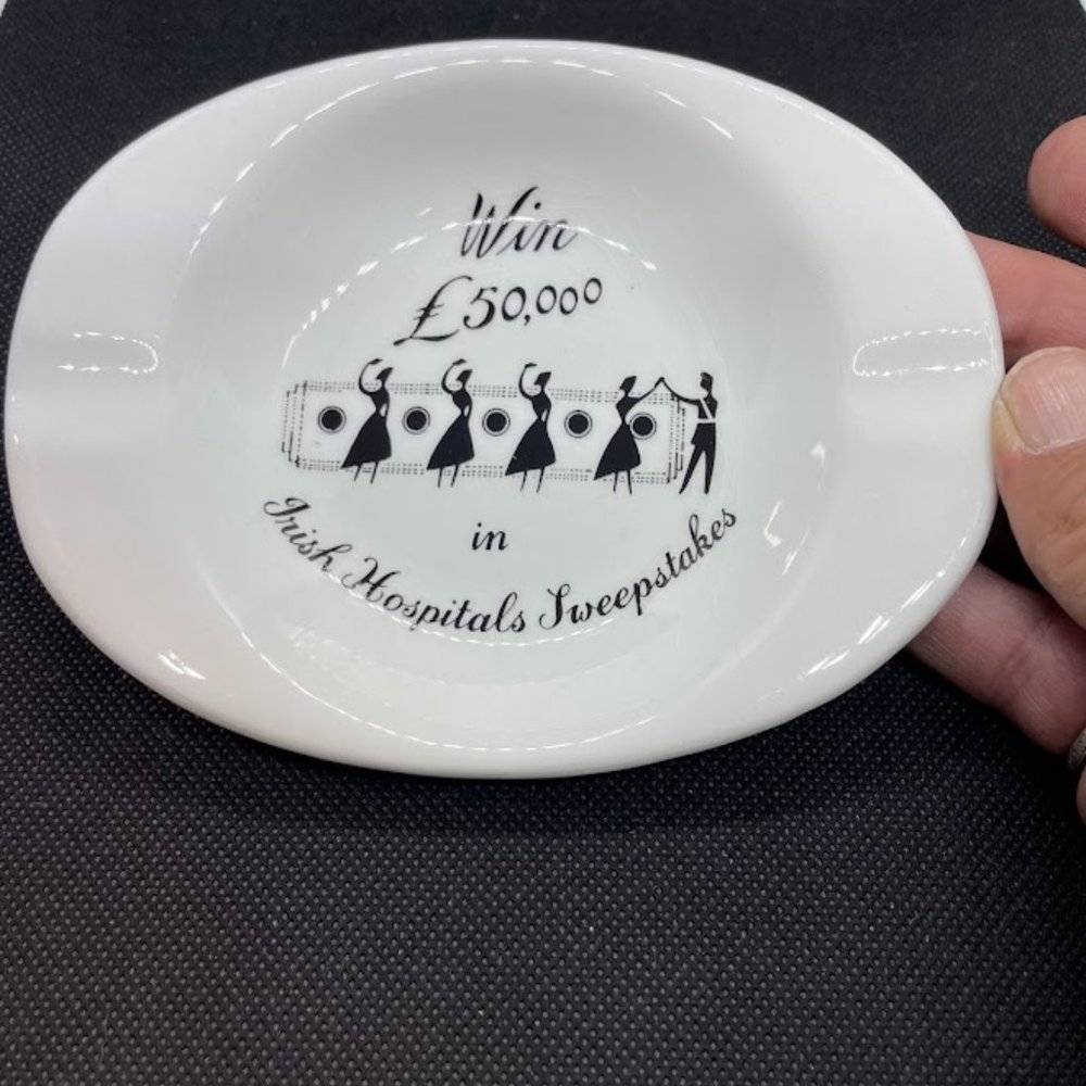 Arklow Republic of Ireland Irish Hospitals Sweepstakes Ceramic Ashtray Trinket